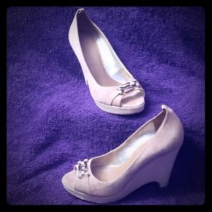 Classy Banana Republic suede wedges